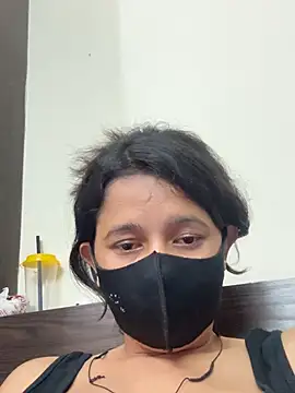 raavigirl online show from March 15, 2026, 8:27 pm