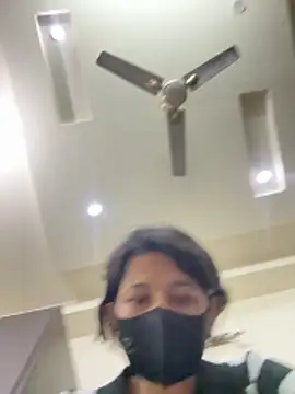 raavigirl online show from February 26, 2026, 6:19 pm