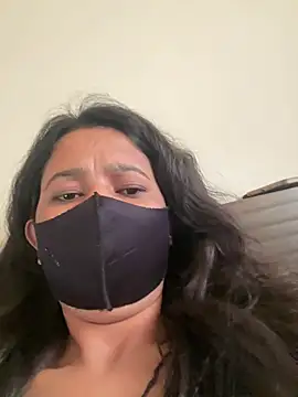 raavigirl online show from March 21, 2026, 2:46 am