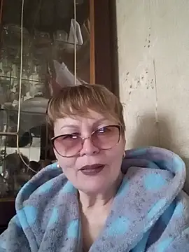 SophieBurns online show from April 9, 2026, 10:43 am