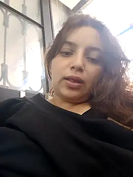 Snapshot of MajoArias chatting on February 20, 2026, 6:10 pm MajoArias online show from February 20, 2026, 6:10 pm