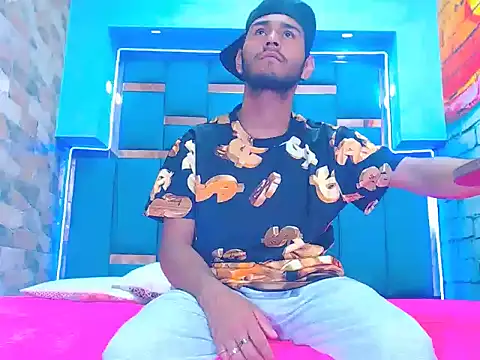 warmNoah online show from March 18, 2026, 8:43 pm