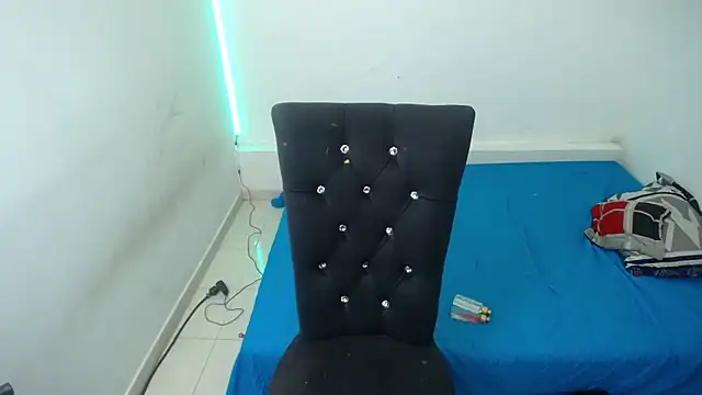 Snapshot of Naomy_Reiden chatting on February 12, 2026, 6:29 pm Naomy Reiden online show from February 12, 2026, 6:29 pm