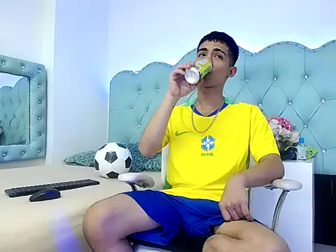 Snapshot of Apolo_Richards chatting on February 20, 2026, 7:38 pm Apolo Richards online show from February 20, 2026, 7:38 pm