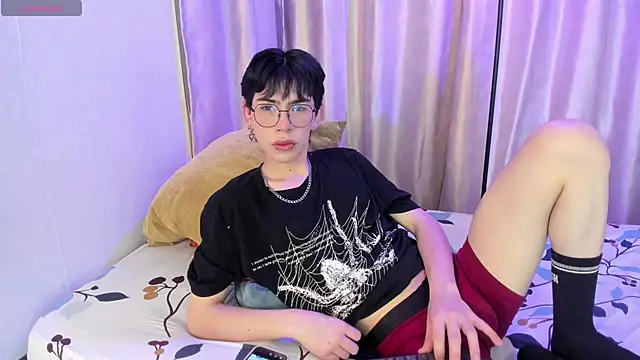 Demian Hush online show from March 26, 2026, 3:05 am