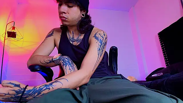 Axell Kussh online show from March 13, 2026, 8:58 pm