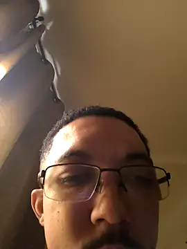 MOREN044 online show from April 8, 2026, 5:36 pm