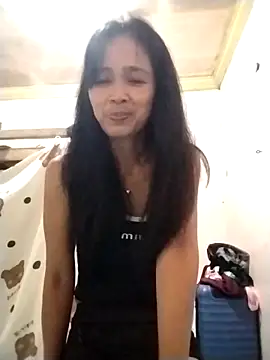 sweet maxine44 online show from April 3, 2026, 11:55 pm