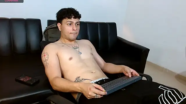 Philip Jons online show from April 10, 2026, 9:44 pm