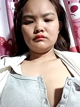 Snapshot of Luminana chatting on February 14, 2026, 11:05 pm Luminana online show from February 14, 2026, 11:05 pm