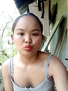 Luminana online show from April 3, 2026, 4:19 am