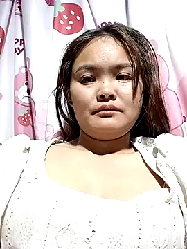 Snapshot of Luminana chatting on February 14, 2026, 12:55 am Luminana online show from February 14, 2026, 12:55 am