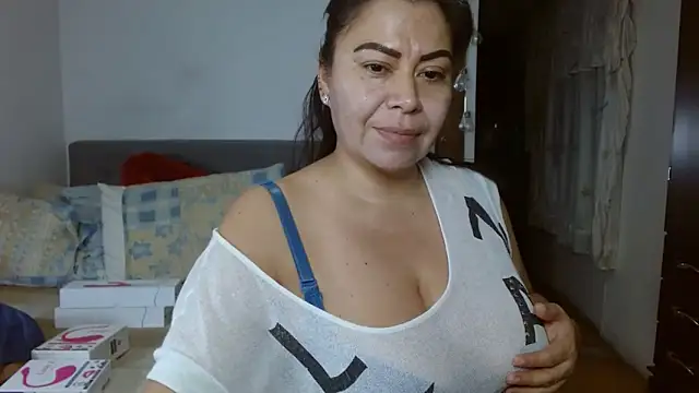 Snapshot of Karo_sexy chatting on February 27, 2025, 6:02 am Karo sexy online show from February 27, 2025, 6:02 am