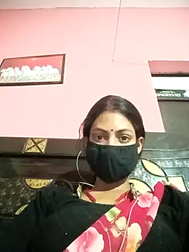 BIG QWEEN NO1 online show from April 3, 2026, 1:28 pm