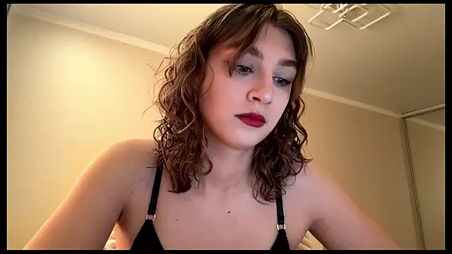 ElliKrovel online show from February 10, 2026, 11:20 am