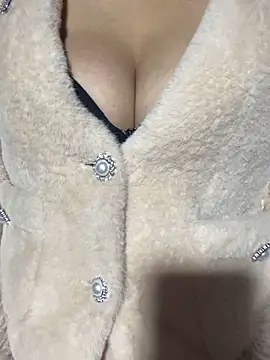 hamoi11 online show from February 18, 2026, 10:17 pm