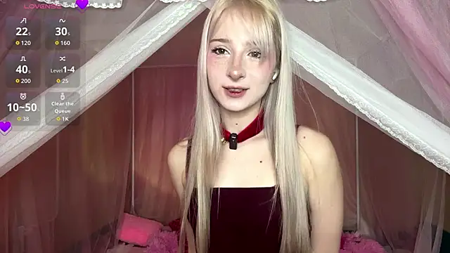 Snapshot of EvaQT chatting on February 21, 2026, 7:32 am EvaQT online show from February 21, 2026, 7:32 am