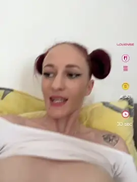 Snapshot of Roxyfoxyyy chatting on July 3, 2026, 7:37 am Roxyfoxyyy online show from July 3, 2026, 7:37 am