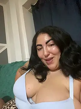 Snapshot of Amber_Sinn chatting on August 6, 2026, 8:48 pm Amber Sinn online show from August 6, 2026, 8:48 pm