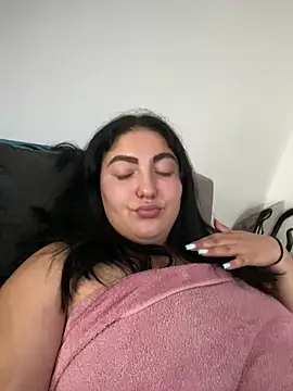 Snapshot of Amber_Sinn chatting on August 10, 2026, 3:57 am Amber Sinn online show from August 10, 2026, 3:57 am