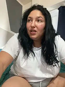 Snapshot of Amber_Sinn chatting on July 6, 2026, 4:20 pm Amber Sinn online show from July 6, 2026, 4:20 pm