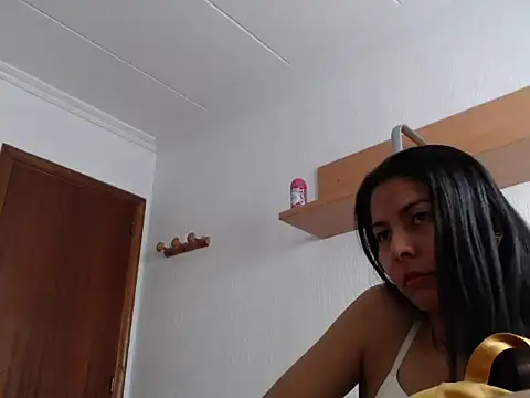 Snapshot of ZeforAitanna chatting on February 13, 2026, 10:26 am ZeforAitanna online show from February 13, 2026, 10:26 am