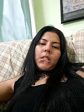 Snapshot of ZeforAitanna chatting on June 6, 2026, 9:42 pm ZeforAitanna online show from June 6, 2026, 9:42 pm