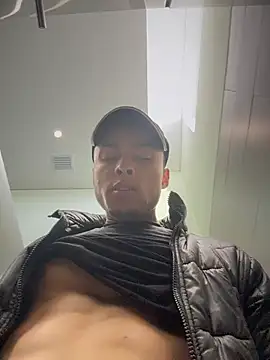 Snapshot of Eros_lee chatting on June 16, 2026, 4:29 pm Eros lee online show from June 16, 2026, 4:29 pm