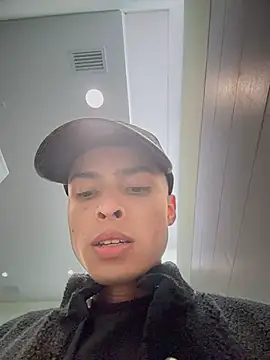 Snapshot of Eros_lee chatting on June 29, 2026, 9:36 pm Eros lee online show from June 29, 2026, 9:36 pm