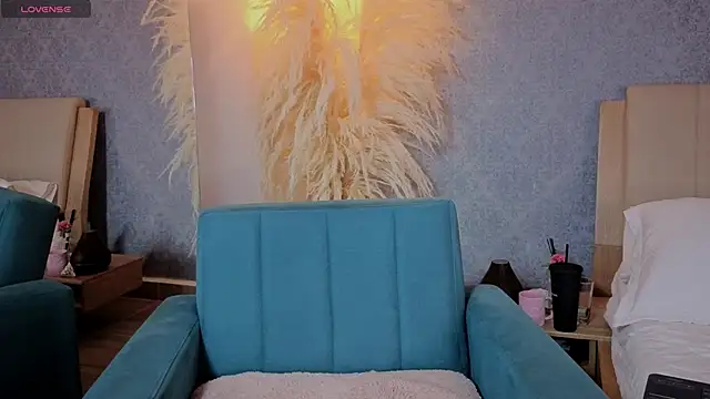 katt souza1 online show from May 8, 2026, 3:43 am