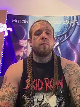 Smokebluntafterblunt online show from April 17, 2026, 1:19 am