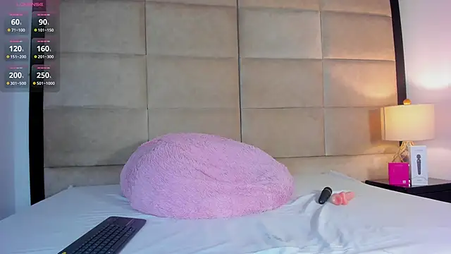 EvaaMoon  online show from March 27, 2026, 4:10 am