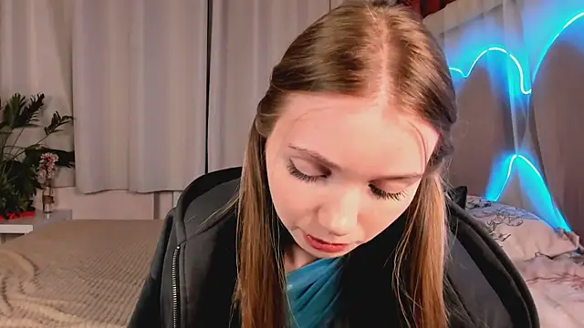 Snapshot of lada2k4 chatting on February 8, 2026, 6:33 am lada2k4 online show from February 8, 2026, 6:33 am