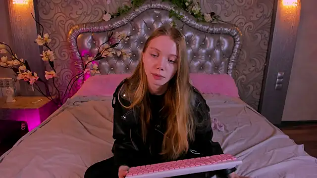 lada2k4 online show from May 31, 2026, 6:08 am
