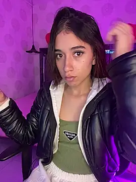 Snapshot of alahia_pink chatting on February 28, 2026, 2:44 am alahia pink online show from February 28, 2026, 2:44 am