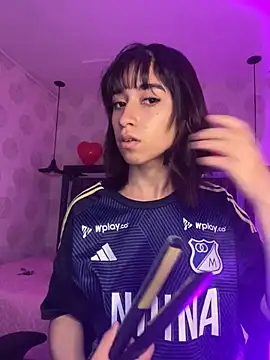 Snapshot of alahia_pink chatting on February 25, 2026, 4:01 am alahia pink online show from February 25, 2026, 4:01 am