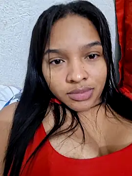 Snapshot of AnnaMil3J chatting on February 6, 2026, 10:28 pm AnnaMil3J online show from February 6, 2026, 10:28 pm