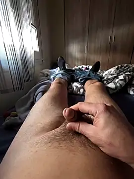 pareja47 online show from March 23, 2026, 10:48 am