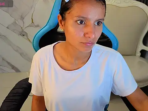 Cataleya23 a online show from April 17, 2026, 7:49 pm