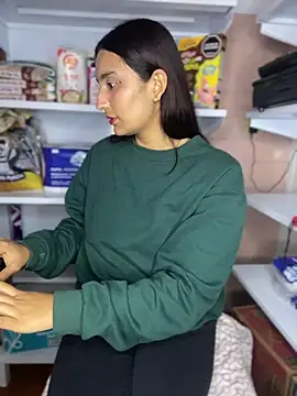 -BabyLuna online show from April 8, 2026, 12:34 am