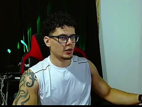 Snapshot of Logan0626 chatting on February 19, 2026, 12:18 am Logan0626 online show from February 19, 2026, 12:18 am