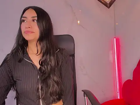 Snapshot of TiffanyDream8 chatting on February 20, 2026, 9:50 pm TiffanyDream8 online show from February 20, 2026, 9:50 pm