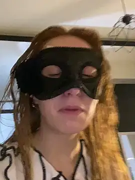 Snapshot of seluna_baby chatting on February 18, 2026, 7:32 pm seluna baby online show from February 18, 2026, 7:32 pm