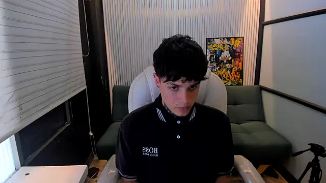 Declan-Foxx online show from April 14, 2026, 8:25 pm