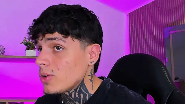 Declan-Foxx online show from April 9, 2026, 12:23 am