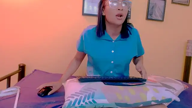 Snapshot of sexiempoderada18 chatting on February 12, 2026, 1:33 pm sexiempoderada18 online show from February 12, 2026, 1:33 pm