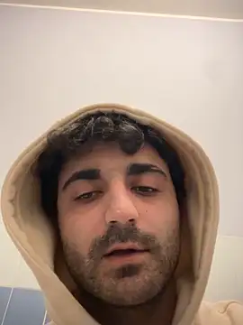 Snapshot of elia2711 chatting on February 13, 2026, 5:46 pm elia2711 online show from February 13, 2026, 5:46 pm