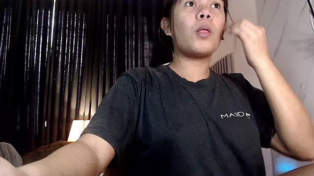 Snapshot of Mooree_naba chatting on November 14, 2025, 11:08 pm Mooree naba online show from November 14, 2025, 11:08 pm