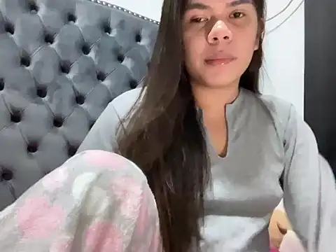 Snapshot of Mooree_naba chatting on February 26, 2026, 12:38 pm Mooree naba online show from February 26, 2026, 12:38 pm