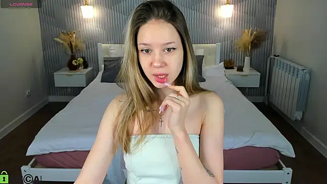 Mini Allice online show from February 28, 2026, 1:05 am